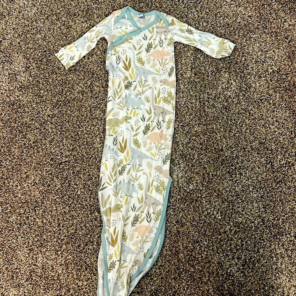 Newborn gown: gender neutral